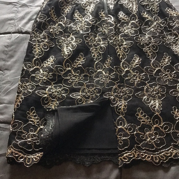 Alice & Olivia Floral Lace Dress - Picture 10 of 13